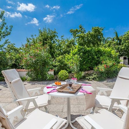 Ava Apartments Omišalj Buitenkant foto