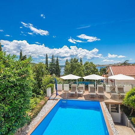 Ava Apartments Omišalj Buitenkant foto