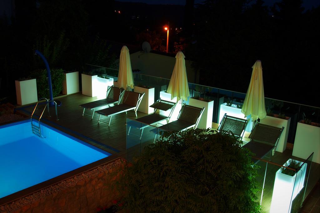 Ava Apartments Omišalj Buitenkant foto