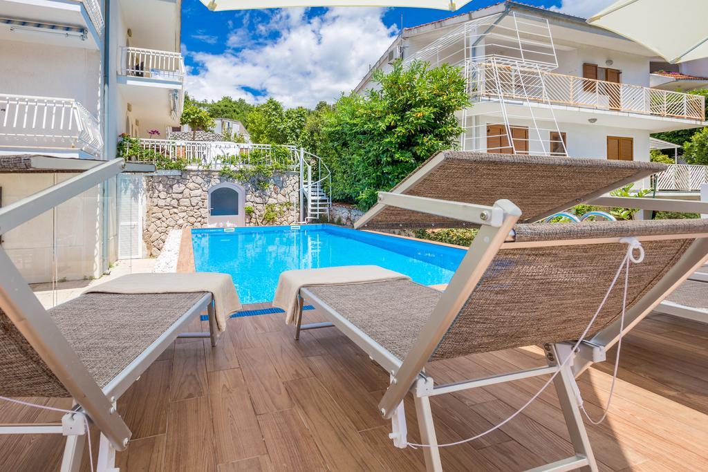 Ava Apartments Omišalj Buitenkant foto