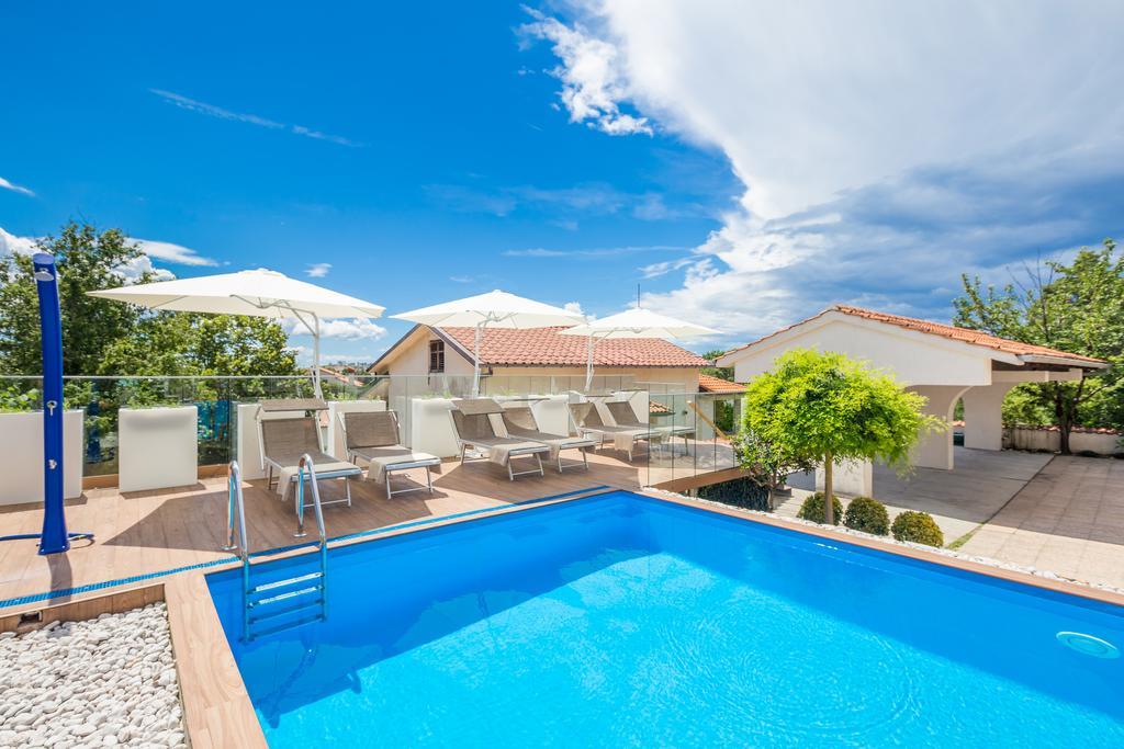 Ava Apartments Omišalj Buitenkant foto